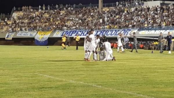 Palmas perde para o Paraná em casa por 2 x 0 e está eliminado