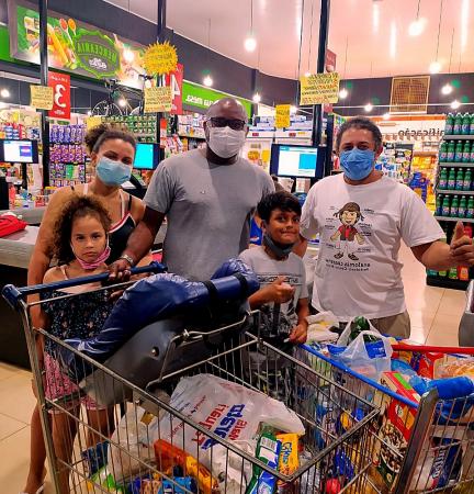 A CONEXÃO FM 98,1 E O PROGRAMA NAÇÃO NORDESTINA EM PARCERIA COM O SUPERMERCADO MAIS BARATO SORTEARAM O GANHADOR DA PROMOÇÃO CARRINHO CHEIO