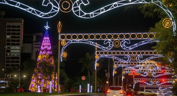 Luzes de Natal permanecem ligadas até dia 15 de janeiro