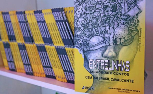Livro de estudantes do CEM Rui Brasil Cavalcante é lançado em noite de autógrafos em Miranorte