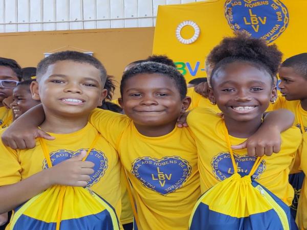 LBV entrega kits pedagógicos no Tocantins