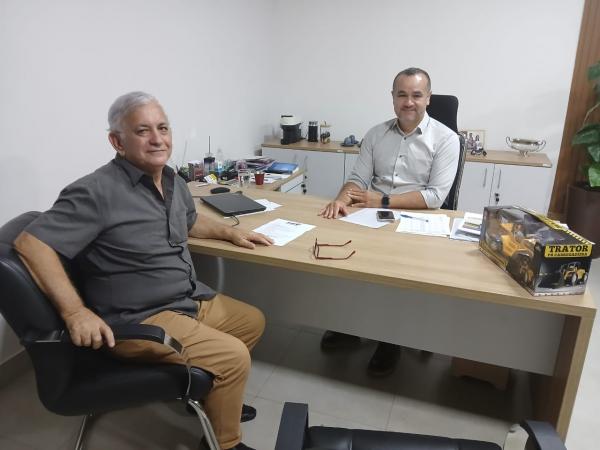Walter Nordestino, presidente da Nação Nordestina, se reúne com Paulo Cézar Monteiro da Silva para apresentar demandas para o 33º aniversário do Setor Maria Rosa